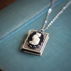 Gothic Cat Cameo Pendant Necklace