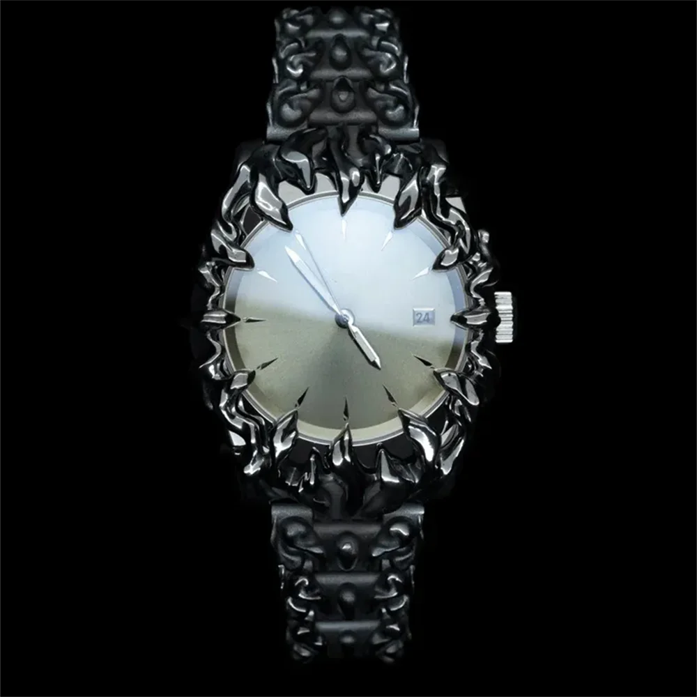 Retro Y2K Claw Watch – Alabaster-Style Fashion Timepiece with Unique Design - Image 8