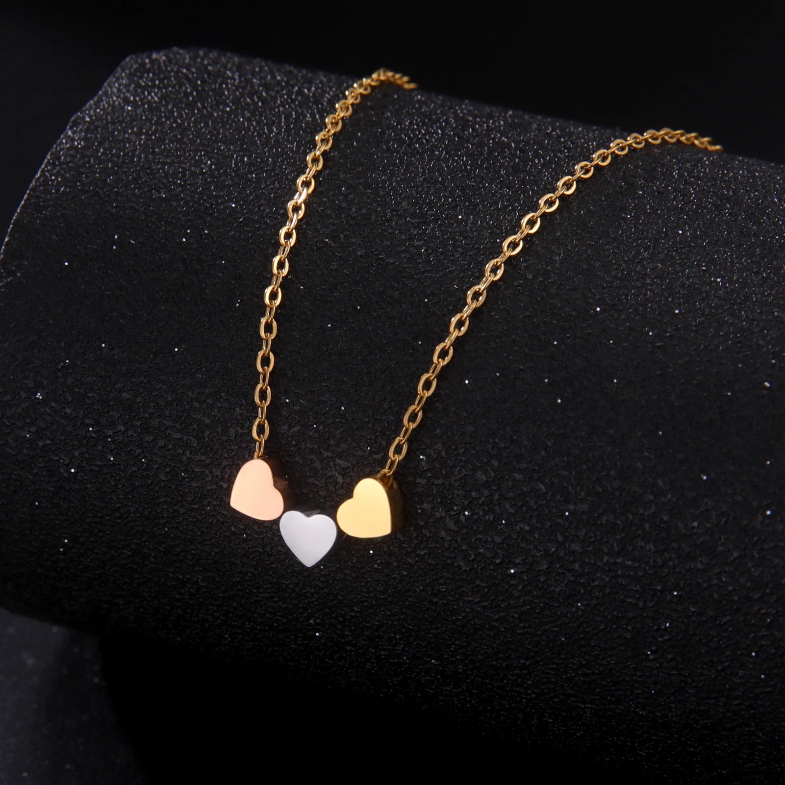 Cazador Kpop 3 Hearts Choker Necklace – Stainless Steel Minimalist Jewelry for Women & Girls - Image 2