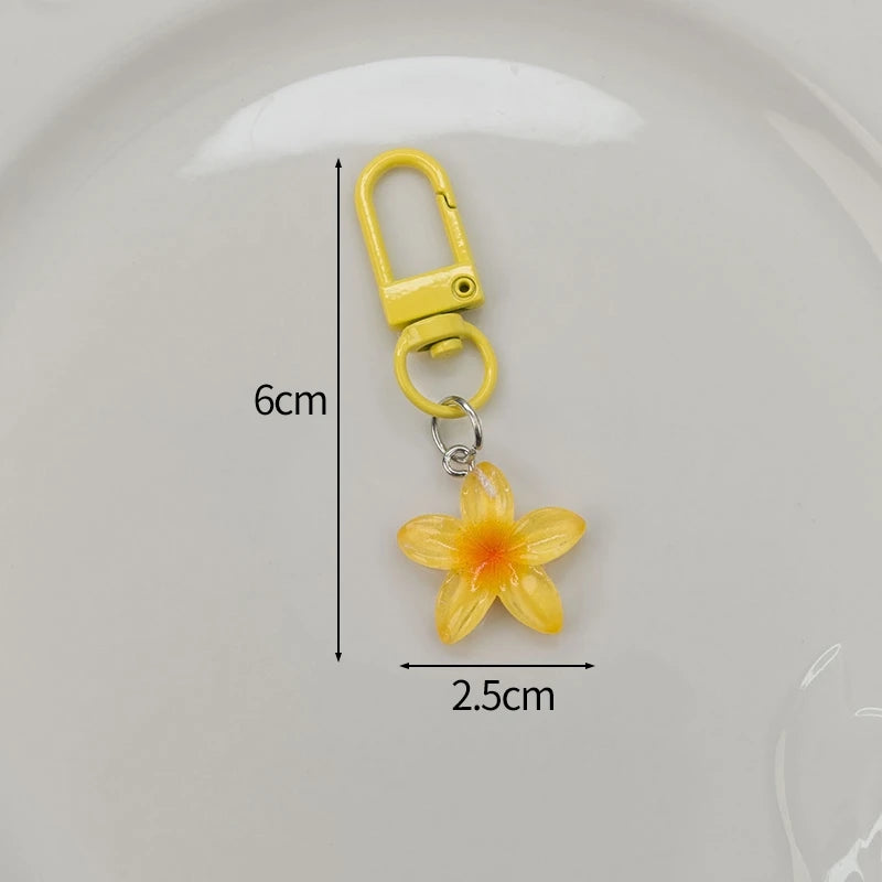 Cute Little Flower Pendant Keychain – Colorful Mini Resin Gift for Guests & Parties - Image 19