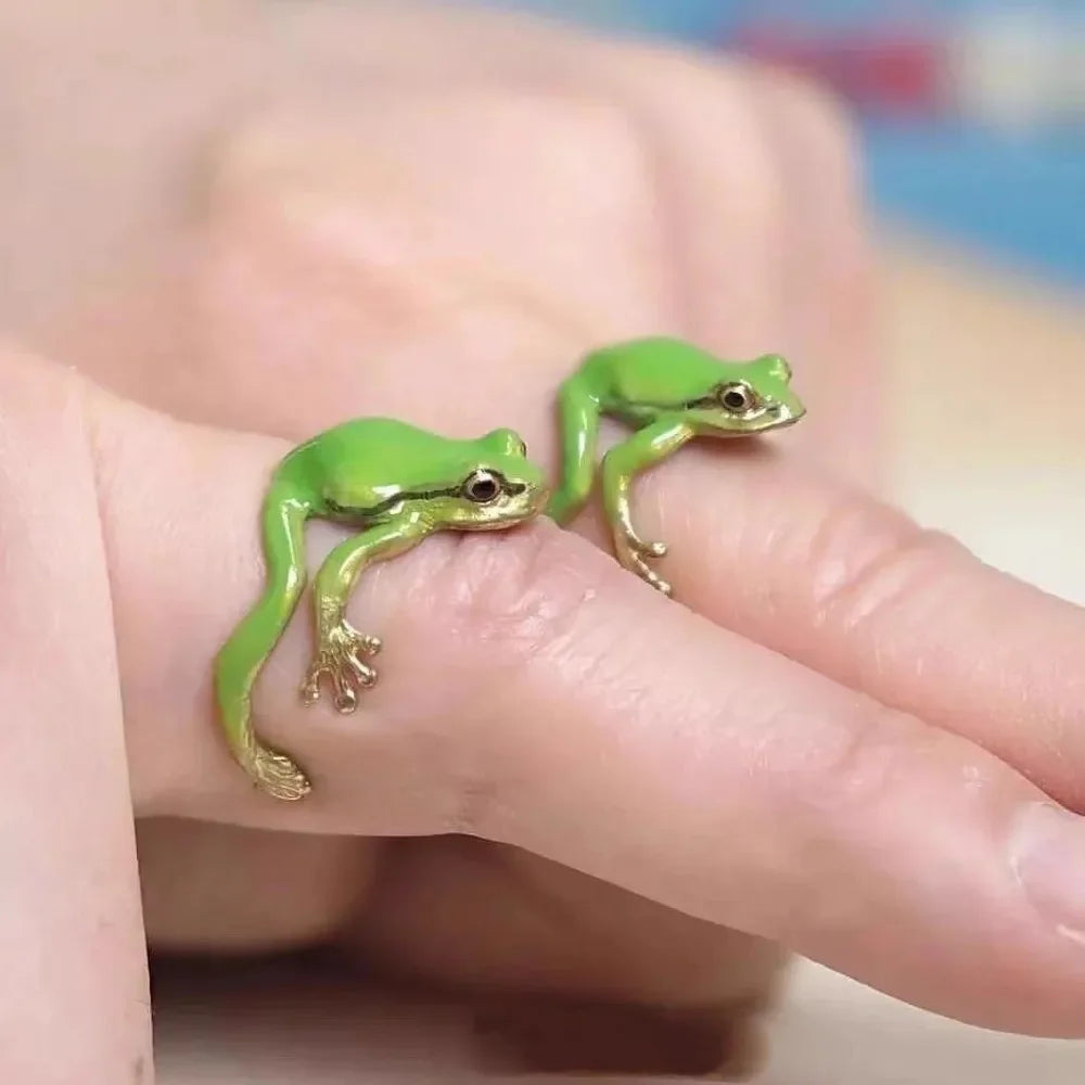 Mini Green Tree Frog Open Ring - Image 3